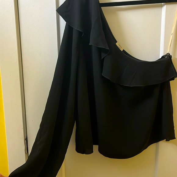 ARITZIA Wilfred One Shoulder Blouse - Picture 4 of 6
